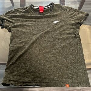 NIKE TEE